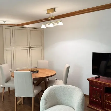 Apartament Romantic Alpine Retreat In